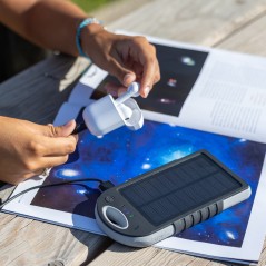 BATTERIE DE SECOURS SOLAIRE RENFORCEE ANTI-CHOCS 10 000 MAH